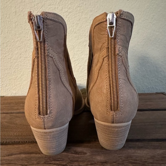 Dolce Vita Women's Silvan Cutout Western Ankle Booties Size 6.5 - Picture 8 of 11